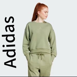 🔥🔥🔥🛍️🛍️🛍️Adidas All SZN Women's Green Sweater with excellent condition